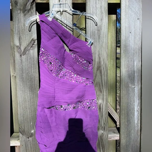 Judy Bridal one shoulder purple gown - Picture 4 of 14